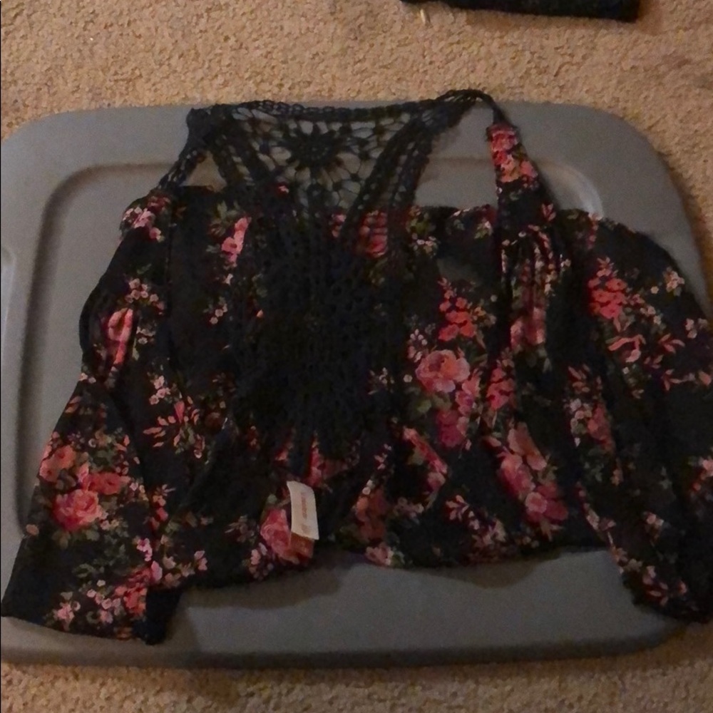 Black flowered sleeveless cardigan